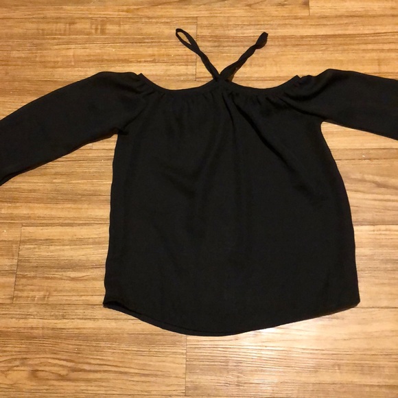 Black off the Shoulder full sleeve halter top - Picture 5 of 5